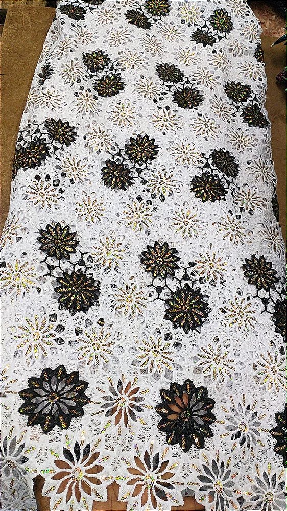 Africano Branco com Verde Bordado Luxo