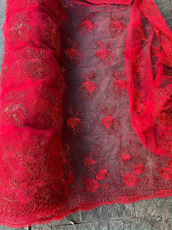 Tule Vermelho Bordado