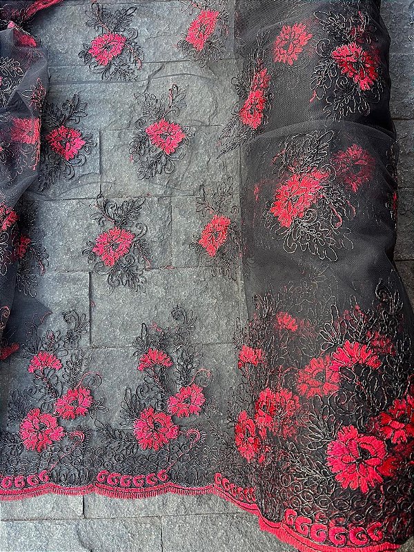 Tule Preto com Vermelho Bordado