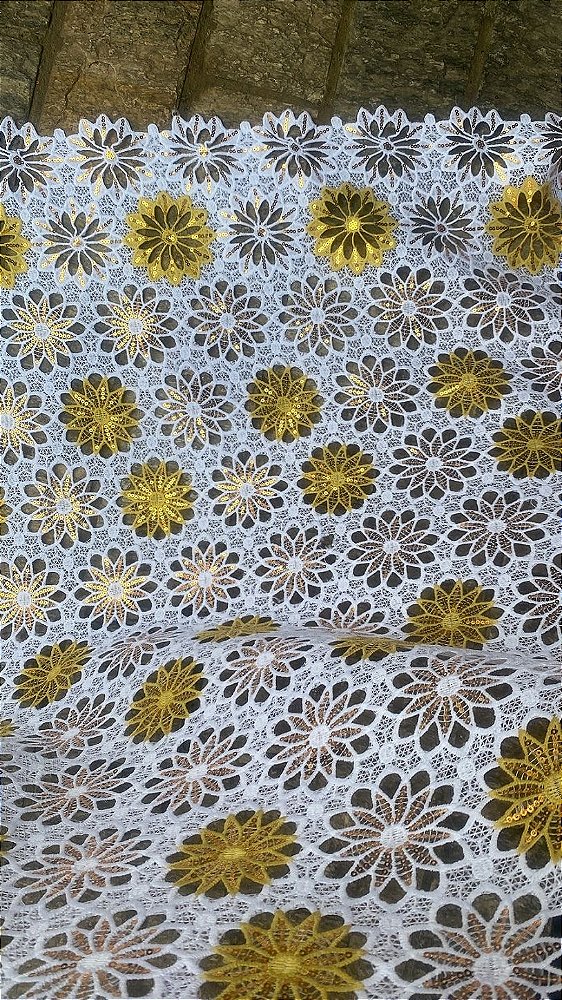 Africano Branco com Dourado Bordado Luxo