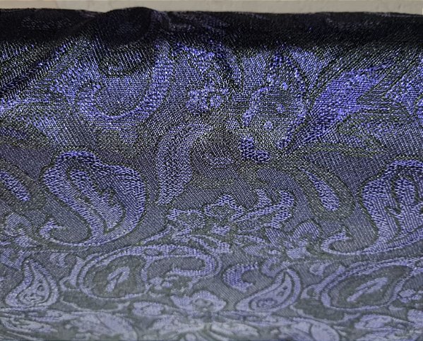 Jacquard Roxo com Preto