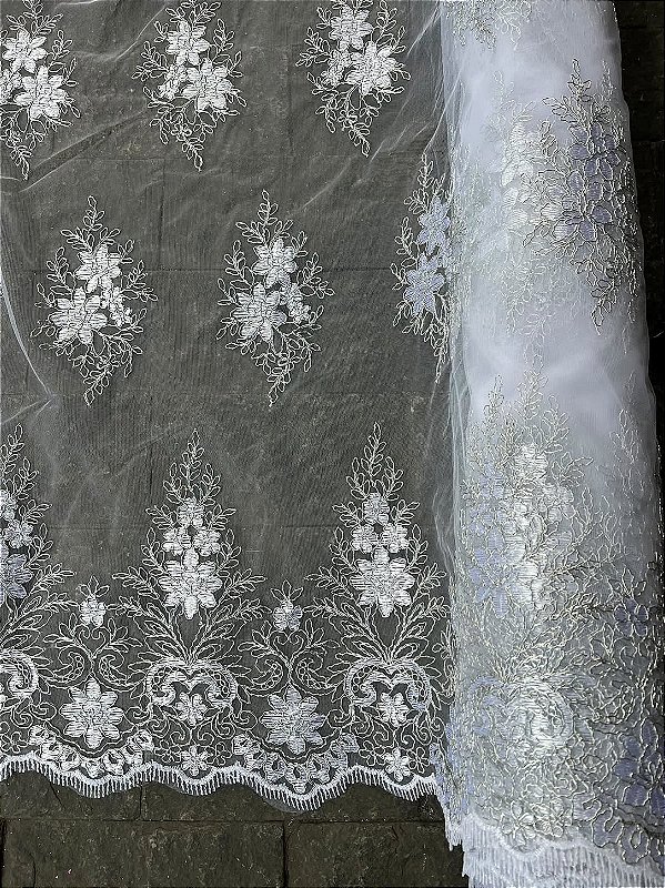 Tule Branco com Prata Bordado