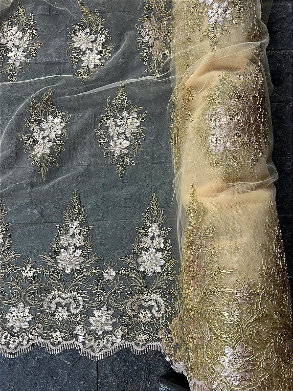 Tule Dourado Bordado