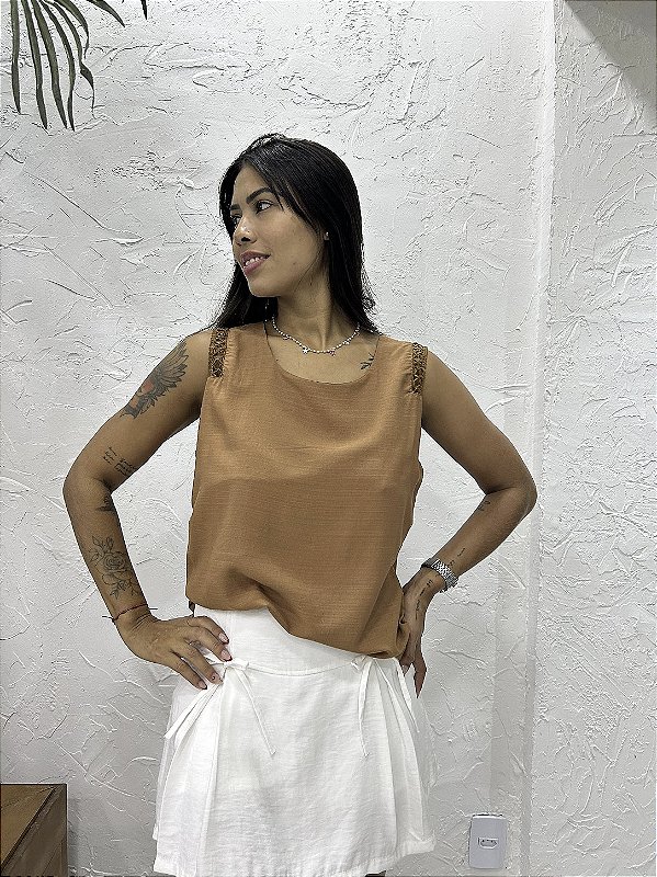 BLUSA DETALHE OMBRO