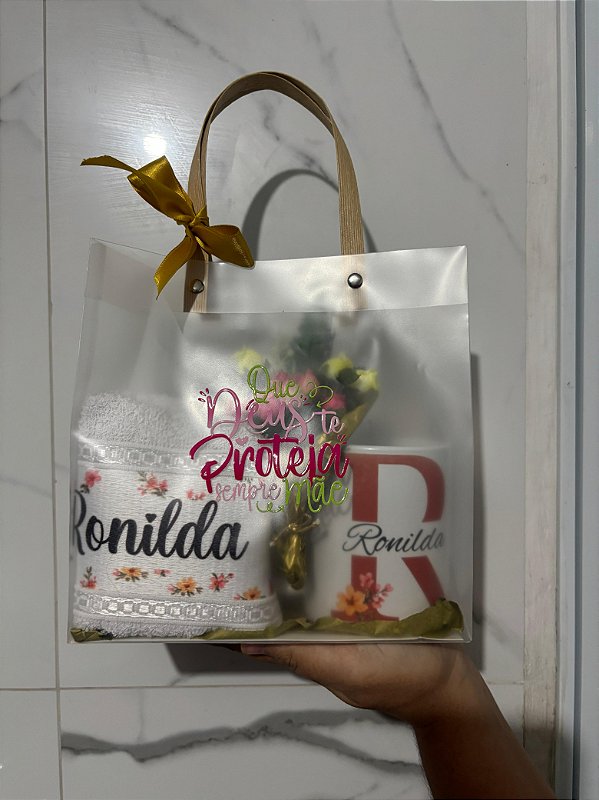 Kit Caneca, toalha de rosto e Mini buque.