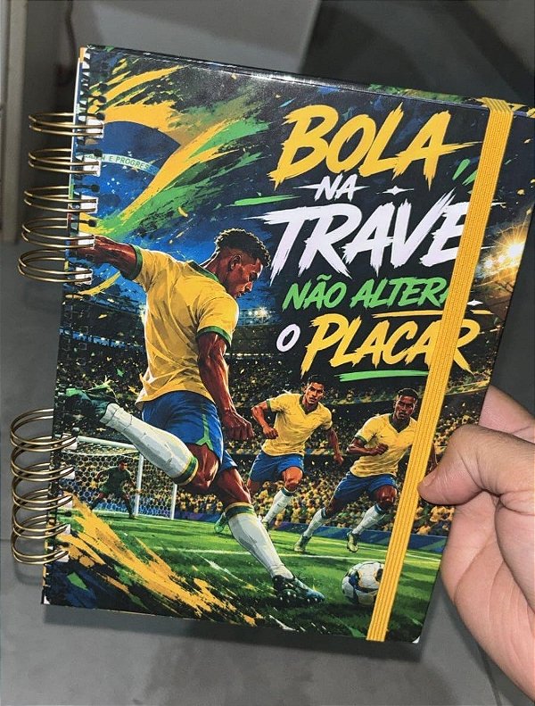 Caderno Futebol Bola na trave.