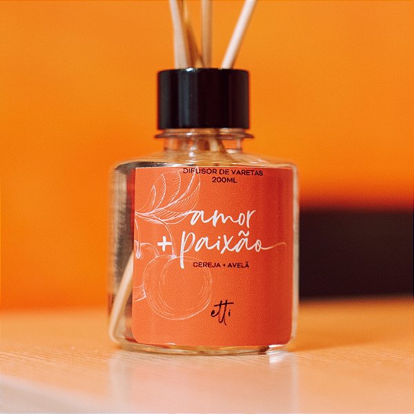 Difusor de Varetas Cereja e Avelã 200ml | 30 dias
