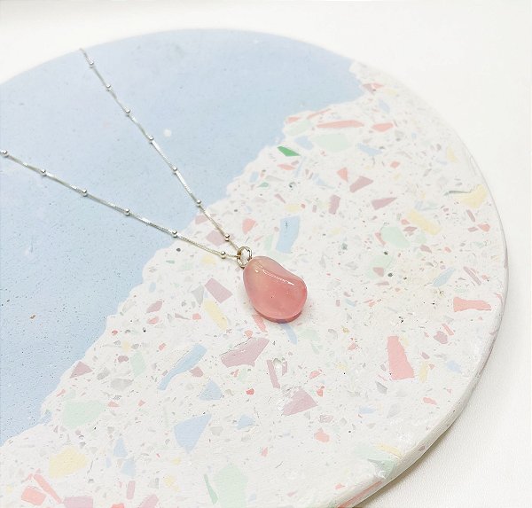 COLAR DE BOLINHAS COM QUARTZO ROSA
