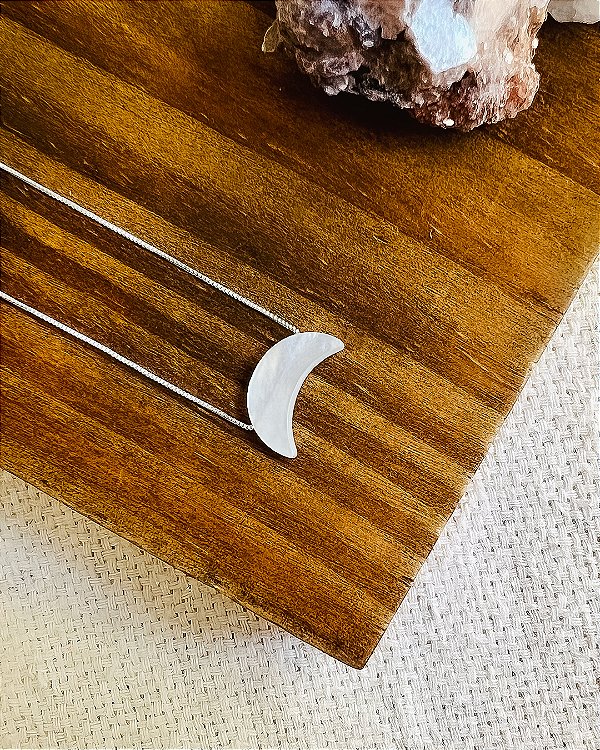 COLAR LUA INVERTIDA - Madrepérola