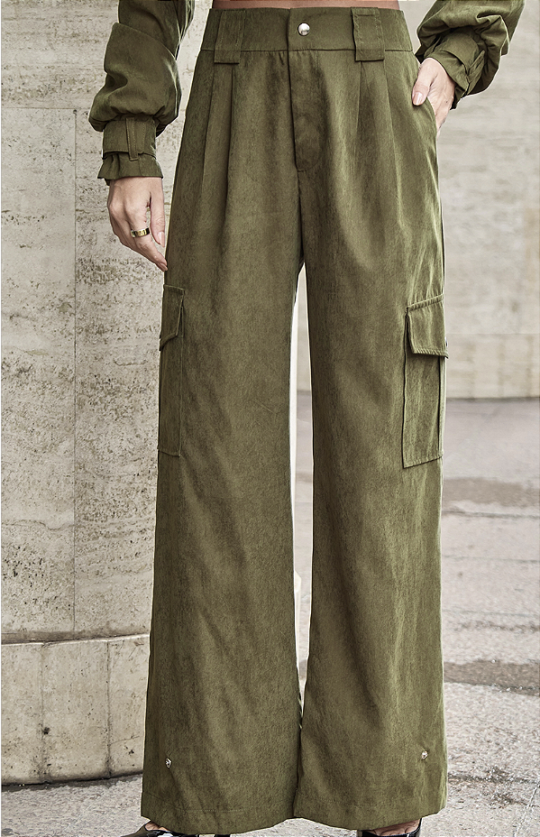 Calça Cargo Detalhe Botão Louise Verde