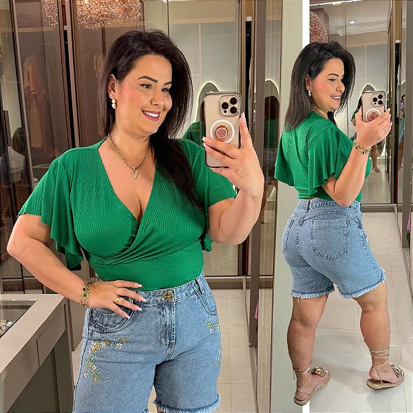 Cropped Canelado Aline Verde Bandeira Plus Size