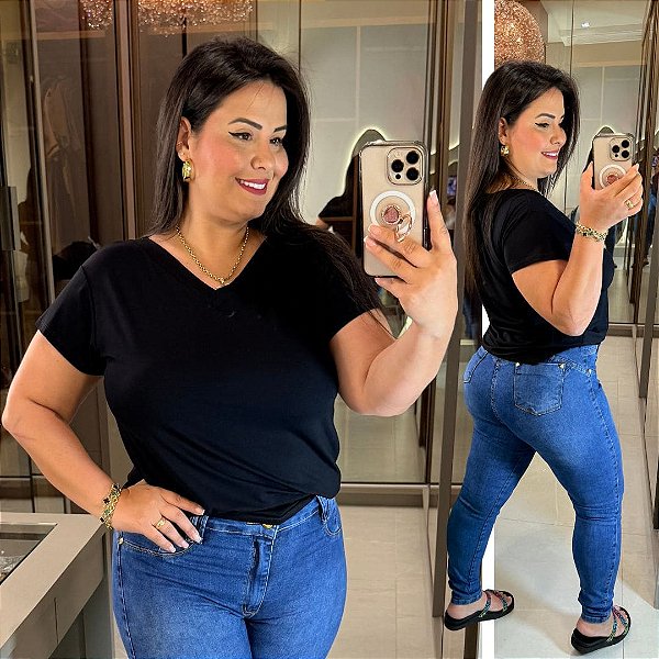 T shirt Básica Leila Preta Plus Size
