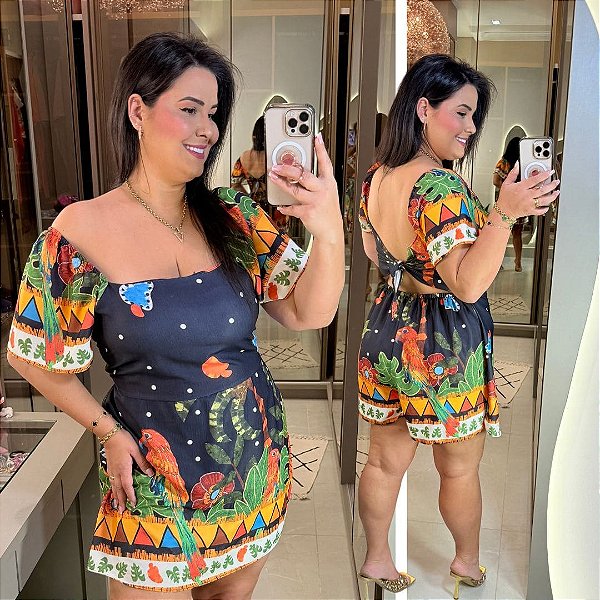 Macaquinho Farm Preto Estampado Plus Size