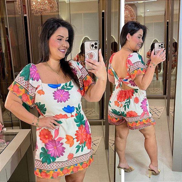 Macaquinho Farm Branco Estampado Plus Size