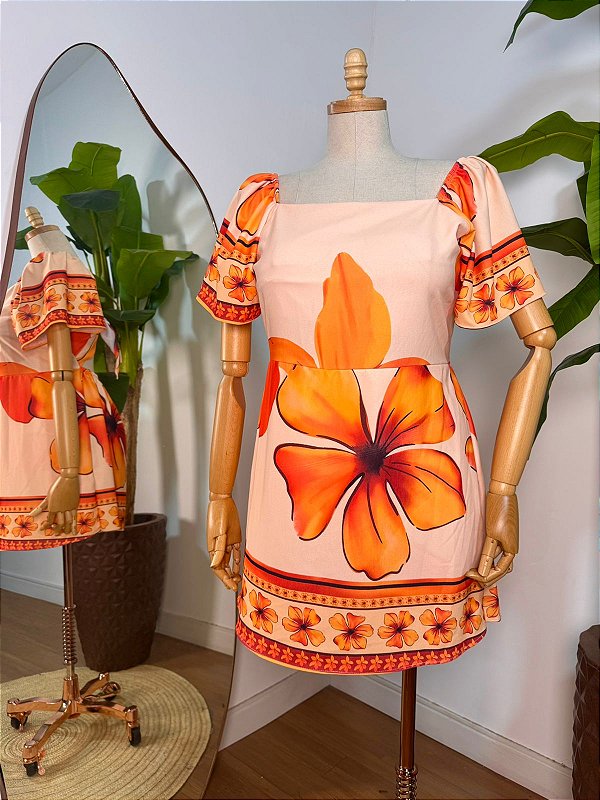 Macaquinho Farm Estampado Laranja Plus Size
