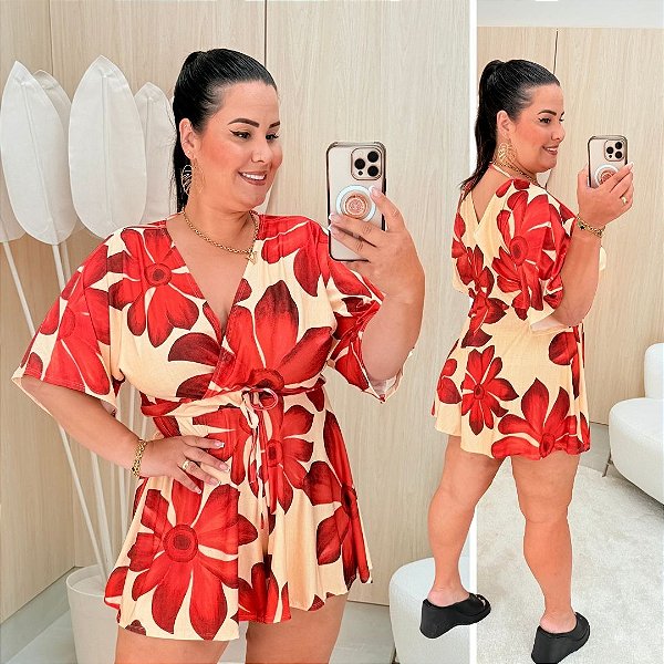 Macaquinho Nina Floral Vermelho Plus Size