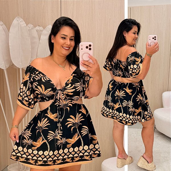 Macaquinho Carla Preto Estampado Plus Size