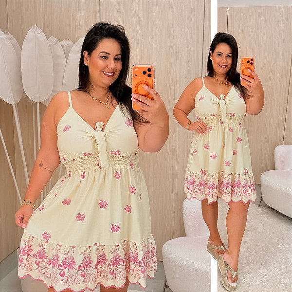 Vestido Curto Jeni Flor Lilás Plus Size