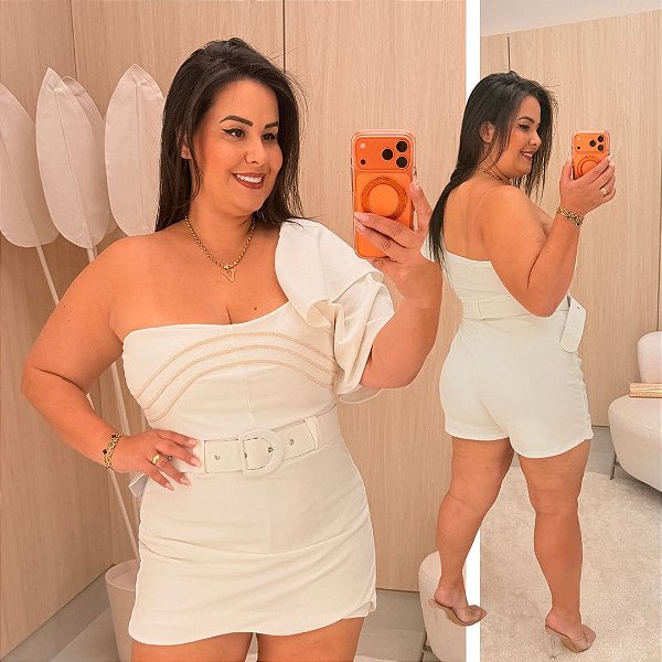 Macaquinho Trama Off Bela Plus Size