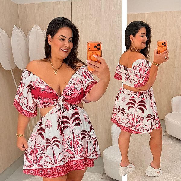 Macaquinho Carla Estampado Rosa Plus Size
