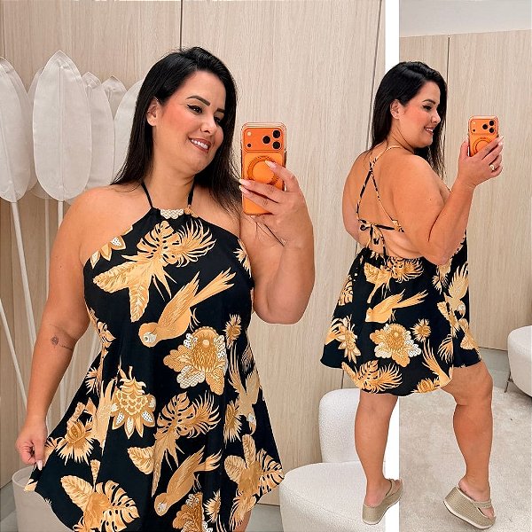 Macaquinho Ema Preto Flores Douradas Plus Size