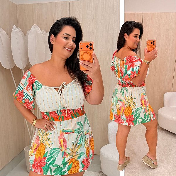 Macaquinho Andressa Branco e Rosa Pontilhados Plus Size