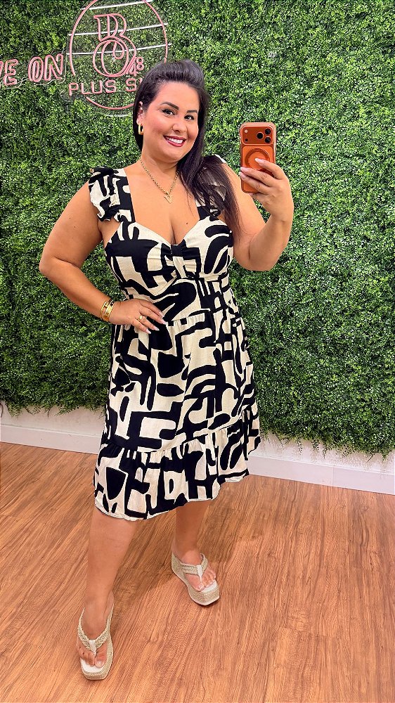 Vestido Curto Mali Estampado Preto e Branco Plus Size