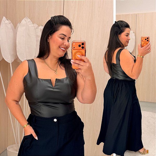 Cropped Laura Corino Preto Plus Size