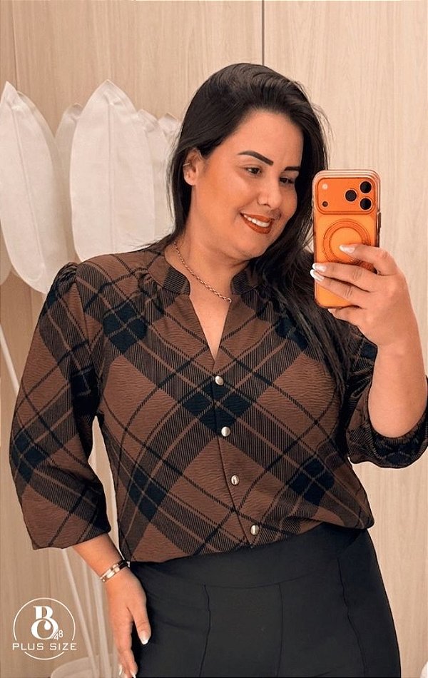 Blusa Manga Botão Sabrina Marrom Xadrez Plus Size
