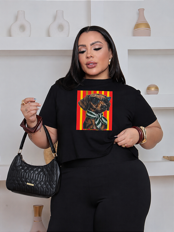 Cropped 3D Dog Preta Listra Vermelha Plus Size