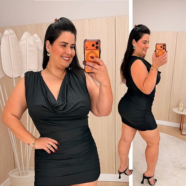 Vestido Gola Boba Preto Plus Size