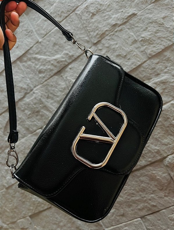 Bolsa Preta Bia Fivela V Plus Size
