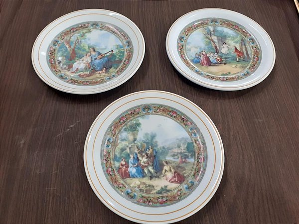 Pratos com pinturas românticas europeias linda combinação