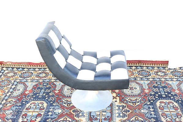 Poltrona Design Anos 60 original giratória base em alumínio