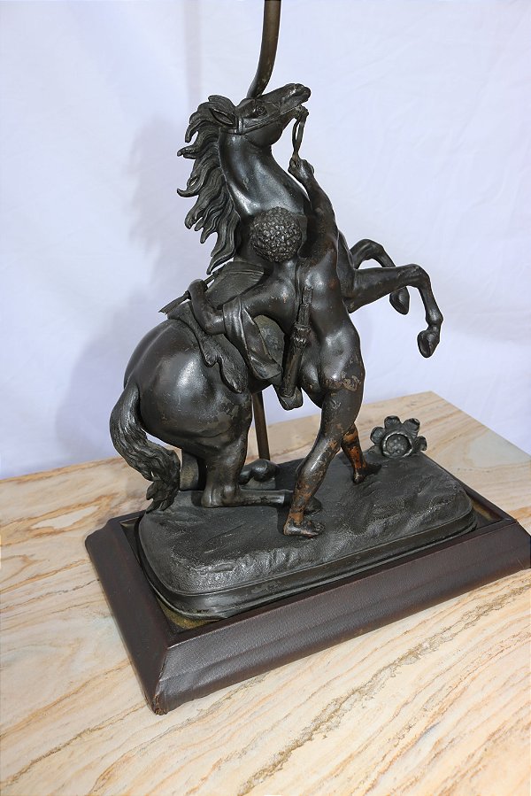 Par de Abajours Italiano Esculturas de cavalos em petit bronze 1960