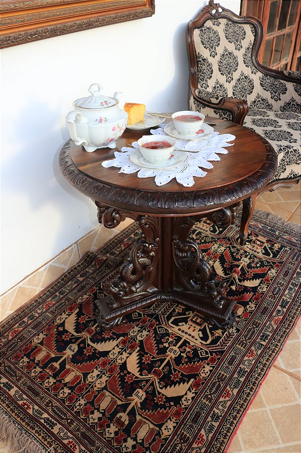 Mesa de Apoio Renascença em Jacarandá com figuras mitológicas 1950/60