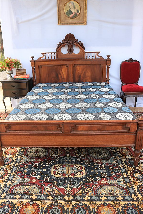 Cama Império ricos entalhes bilros conchas e rocailles 1930