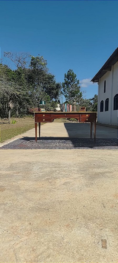 Escrivaninha Presidencial estilo Inglês Bordas em metal