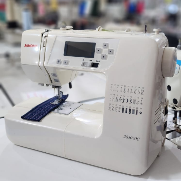Máquina de Costura Doméstica Janome 2030DC [USADA]