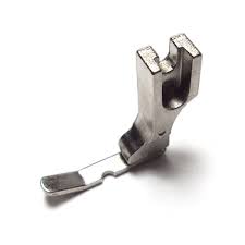 Calcador Reta Ziper Metal Direito