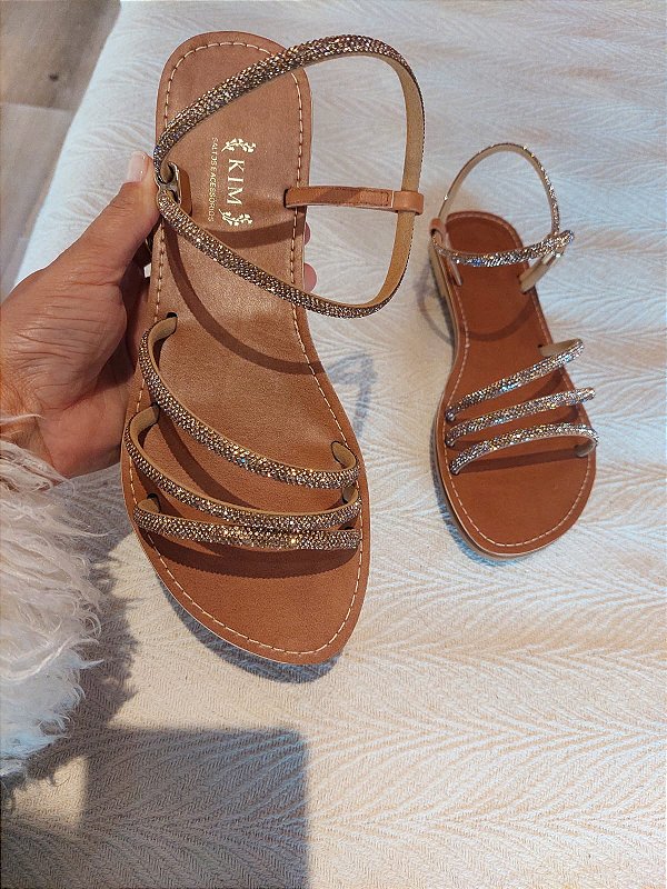 SANDALIA SAORI COURO STRASS