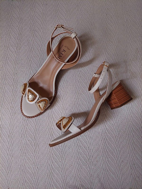 SANDALIA EM COURO ZAYA COM PEDRARIA OFF WHITE