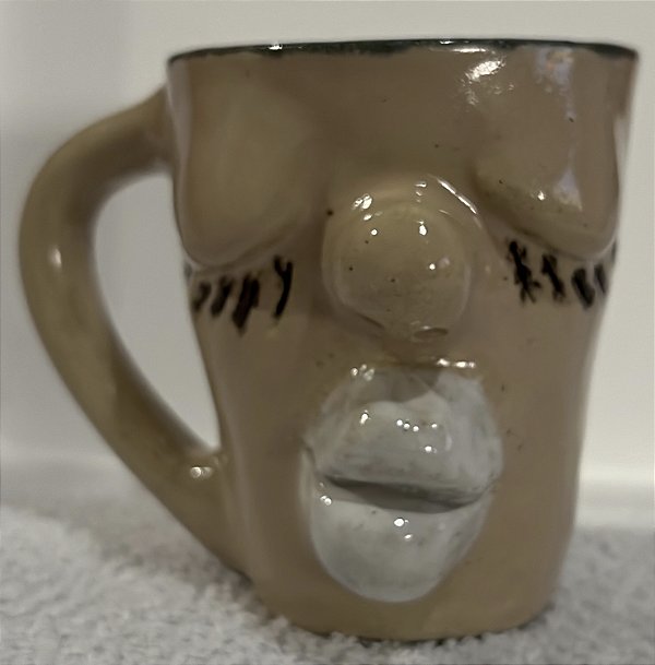 Caneca cerâmica artesanal ah menina