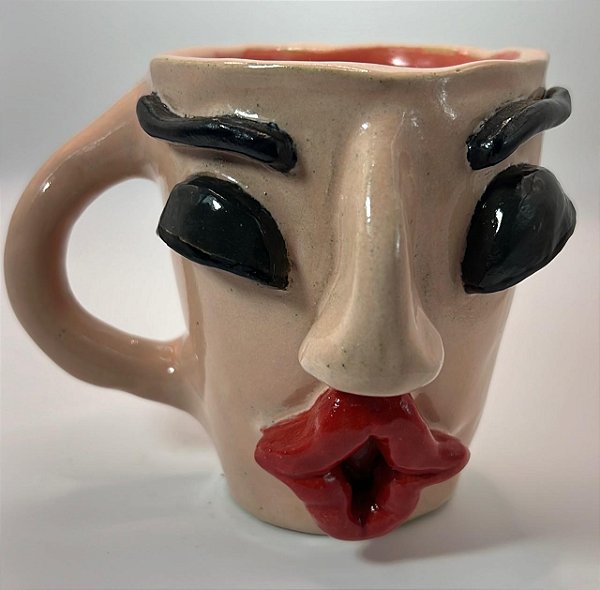 Caneca cerâmica artesanal Beijoca