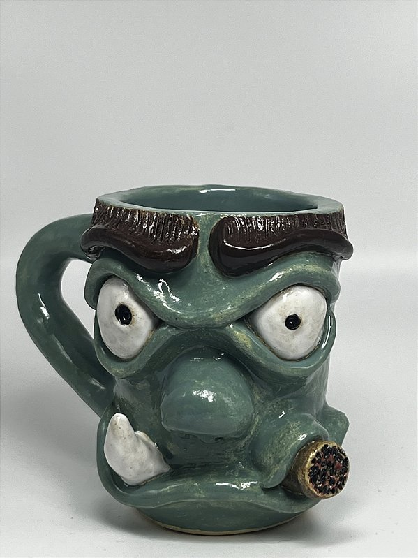 Caneca cerâmica artesanal Bradock