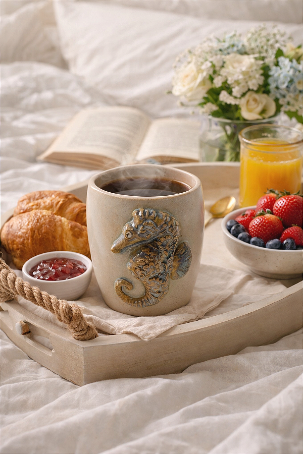 Caneca artesanal cerâmica cavalo marinho