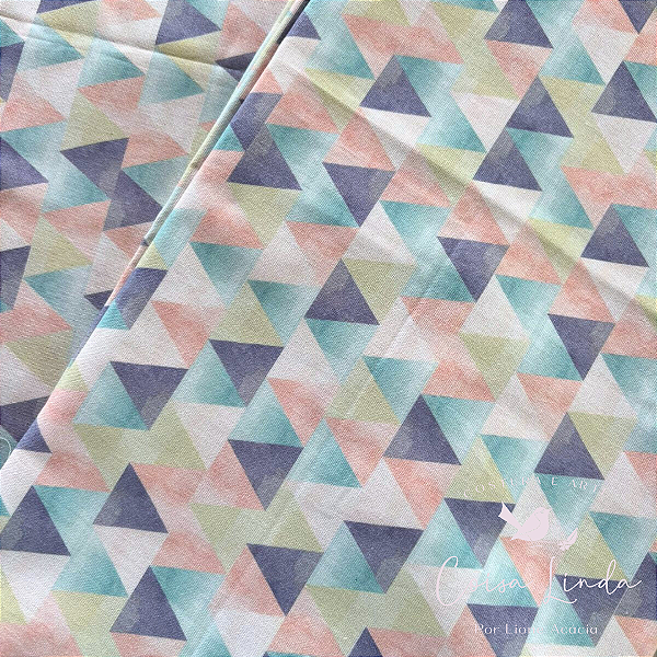 TRICOLINE ESTAMPADA GRID DE TRIANGULOS