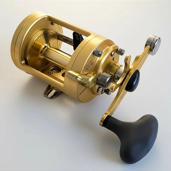 Carretilha Shimano Calcutta 700B Direita