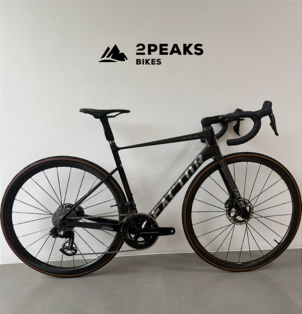 BICICLETA FACTOR O2 VAM 52 PRETA DURA ACE DI2 BLACK INC 28 / 33 SEMINOVA