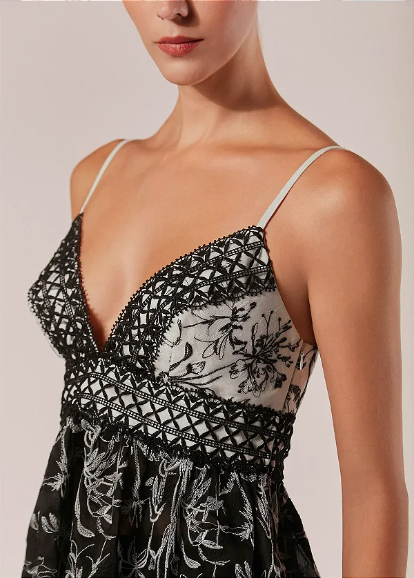 TOP COM ALÇA MARE FLORITO BRANCO E PRETO